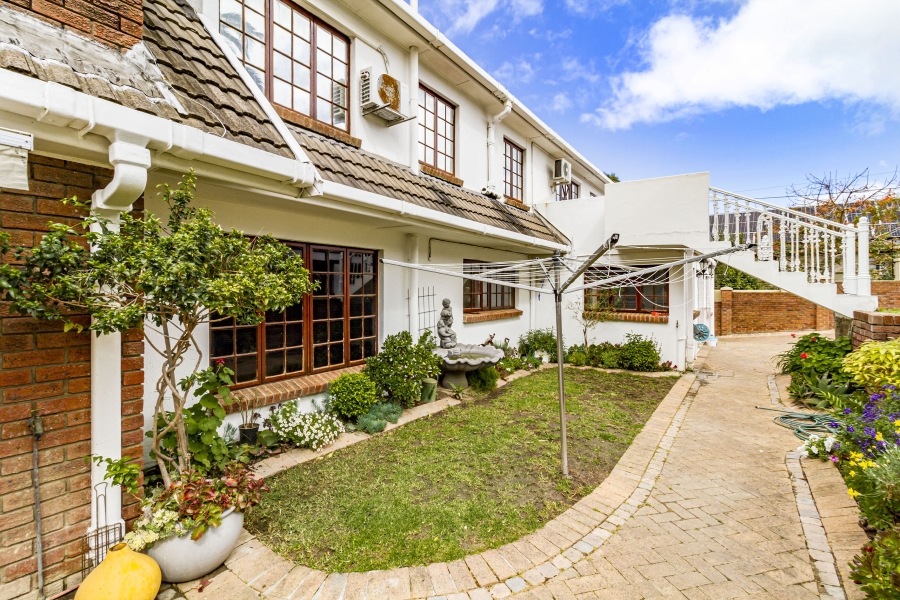 7 Bedroom Property for Sale in Parel Vallei Western Cape